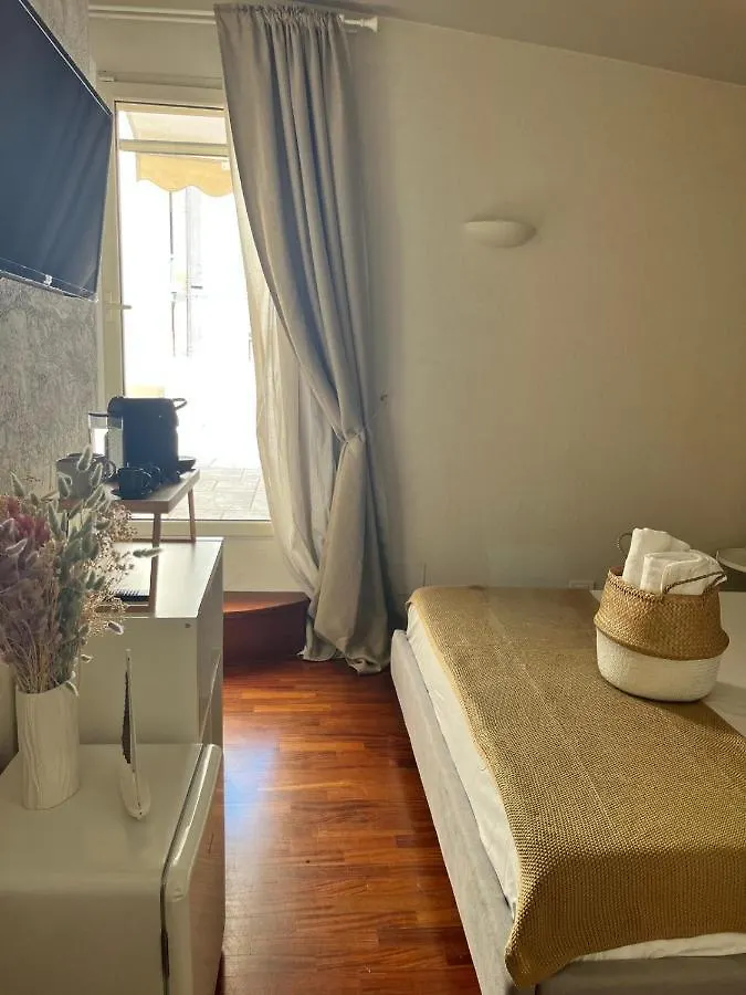 Apulia Journey - Manzoni 11 Hotel Bari 0*,  Italy