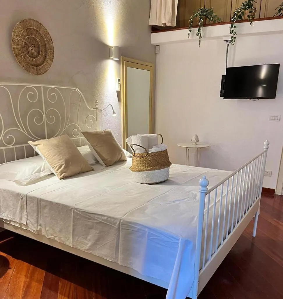Apulia Journey - Manzoni 11 Hotel Bari Guest house